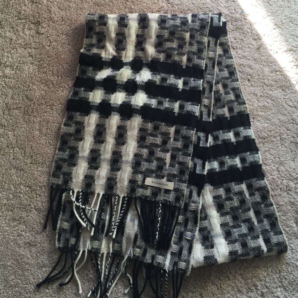 Burberry scarf